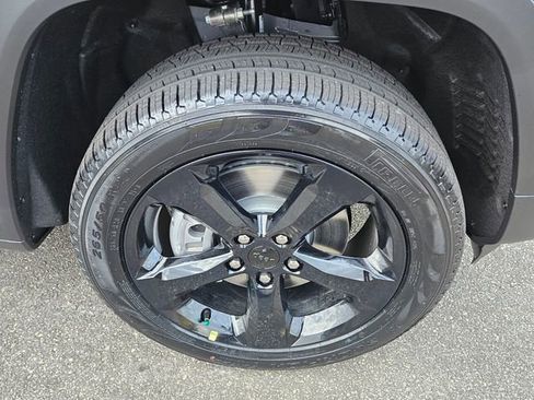 New 2025 Jeep Grand Cherokee L Limited w/ Luxury Tech Group II AWD/4WD image 17