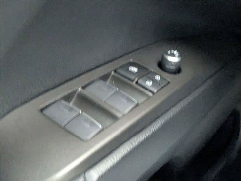 Used 2023 Toyota Camry XSE FWD image 14