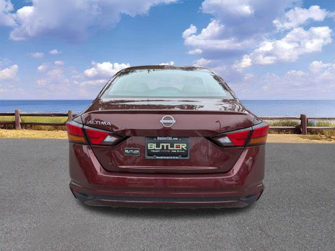 Used 2025 Nissan Altima 2.5 SV image 7