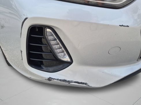 Used 2019 Hyundai Elantra GT FWD image 30