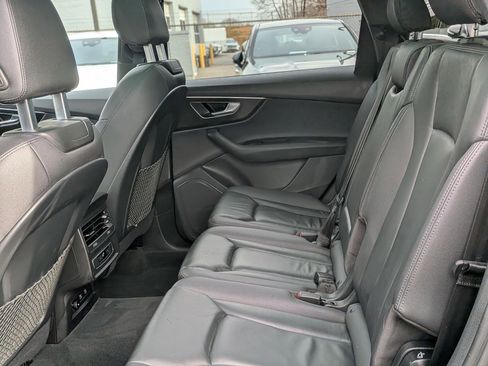 Used 2021 Audi Q7 2.0T Premium w/ Convenience Package image 28