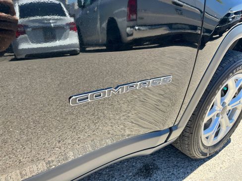 Certified 2025 Jeep Compass Latitude AWD/4WD image 31