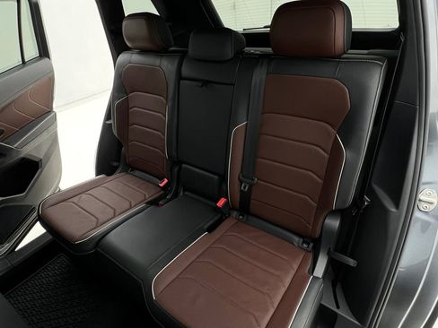 Used 2024 Volkswagen Tiguan SEL R-Line image 15