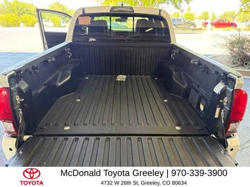 Used 2019 Toyota Tacoma TRD Off-Road w/ Technology Package AWD/4WD image 11