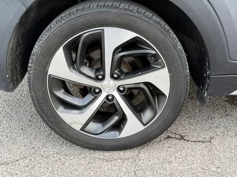 Used 2018 Hyundai Tucson Value AWD/4WD image 12