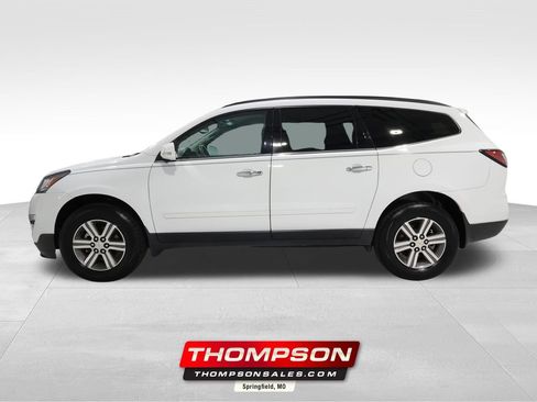 Used 2017 Chevrolet Traverse LT FWD image 1