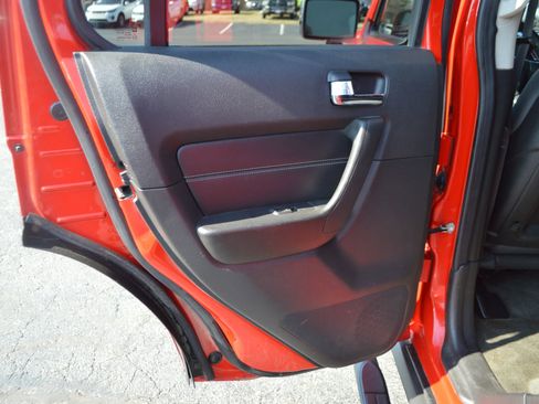 Used 2010 HUMMER H3 image 20