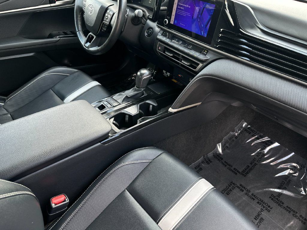 Used 2025 Toyota Camry SE FWD image 14