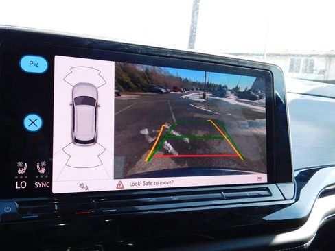 Used 2025 Volkswagen Atlas Cross Sport SE image 19