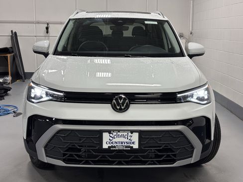 New 2025 Volkswagen Taos SE image 6