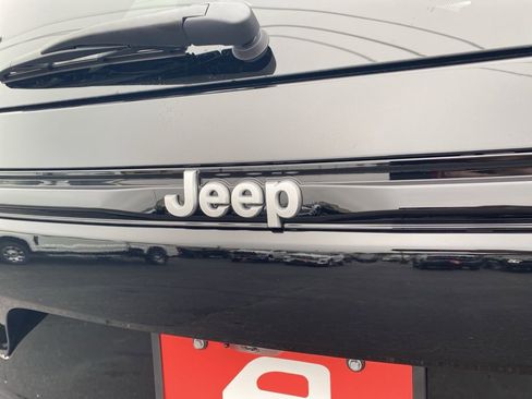 New 2025 Jeep Grand Cherokee Limited w/ Luxury Tech Group II image 46