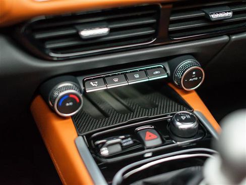 Used 2025 Lotus Emira V6 image 27