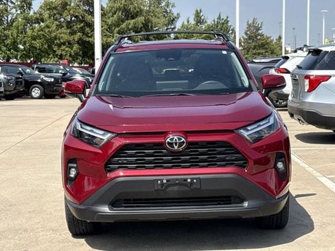 Used 2023 Toyota RAV4 XLE Premium FWD image 7
