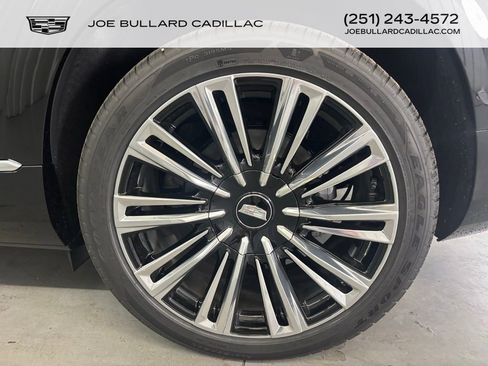 New 2026 Cadillac Vistiq Premium Luxury w/ LPO, Floor Liner Package image 15