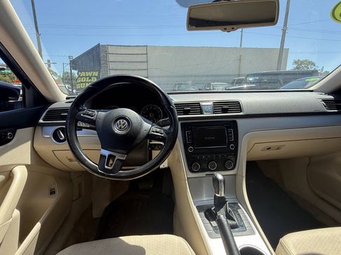 Used 2013 Volkswagen Passat 2.5 SE FWD image 23