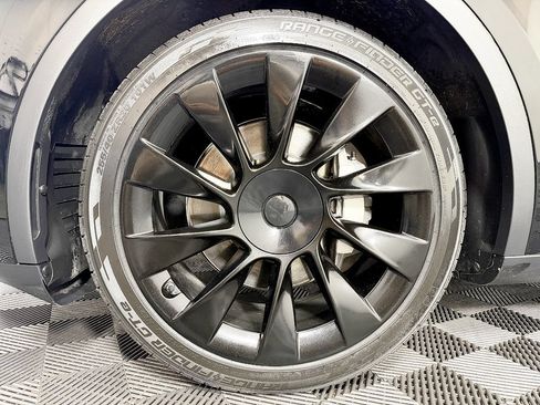 Used 2023 Tesla Model Y Long Range AWD/4WD image 21
