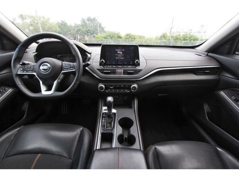 Used 2022 Nissan Altima 2.5 SR w/ Midnight Edition Package FWD image 10