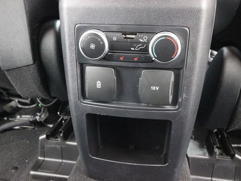 Used 2020 Ford Explorer XLT w/ Comfort Package AWD/4WD image 27