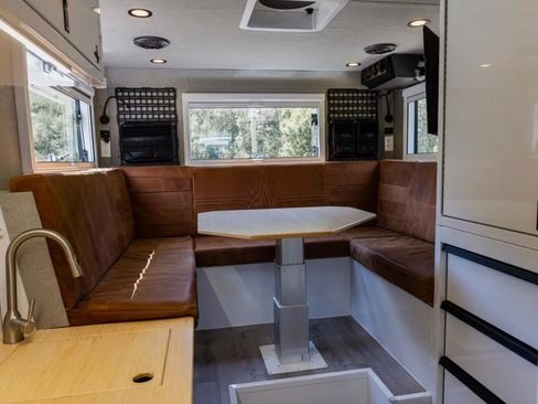 Used 2024 RAM 5500 Limited image 30