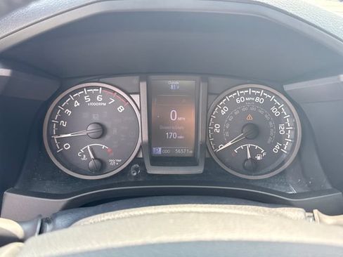 Used 2017 Toyota Tacoma TRD Off-Road AWD/4WD image 25