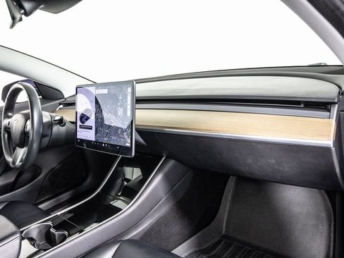 Used 2018 Tesla Model 3 Long Range image 18