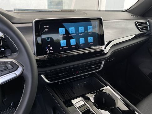 New 2026 Volkswagen Atlas Cross Sport SE FWD image 13