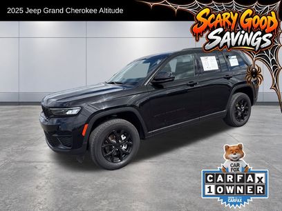 Used 2025 Jeep Grand Cherokee Altitude