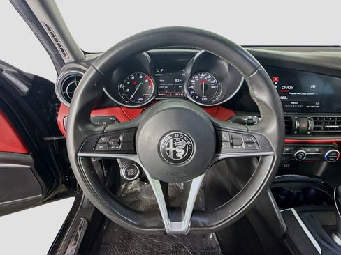 Used 2019 Alfa Romeo Giulia w/ Quick Order Package 22K Sport image 13