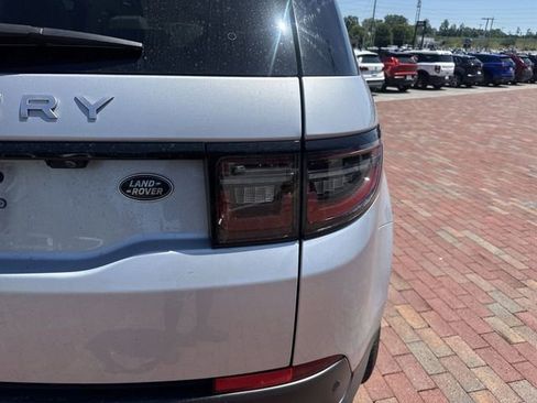 Used 2022 Land Rover Discovery Sport SE AWD/4WD image 11