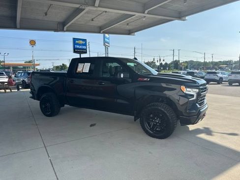 Used 2023 Chevrolet Silverado 1500 LT Trail Boss w/ Convenience Package II AWD/4WD image 4