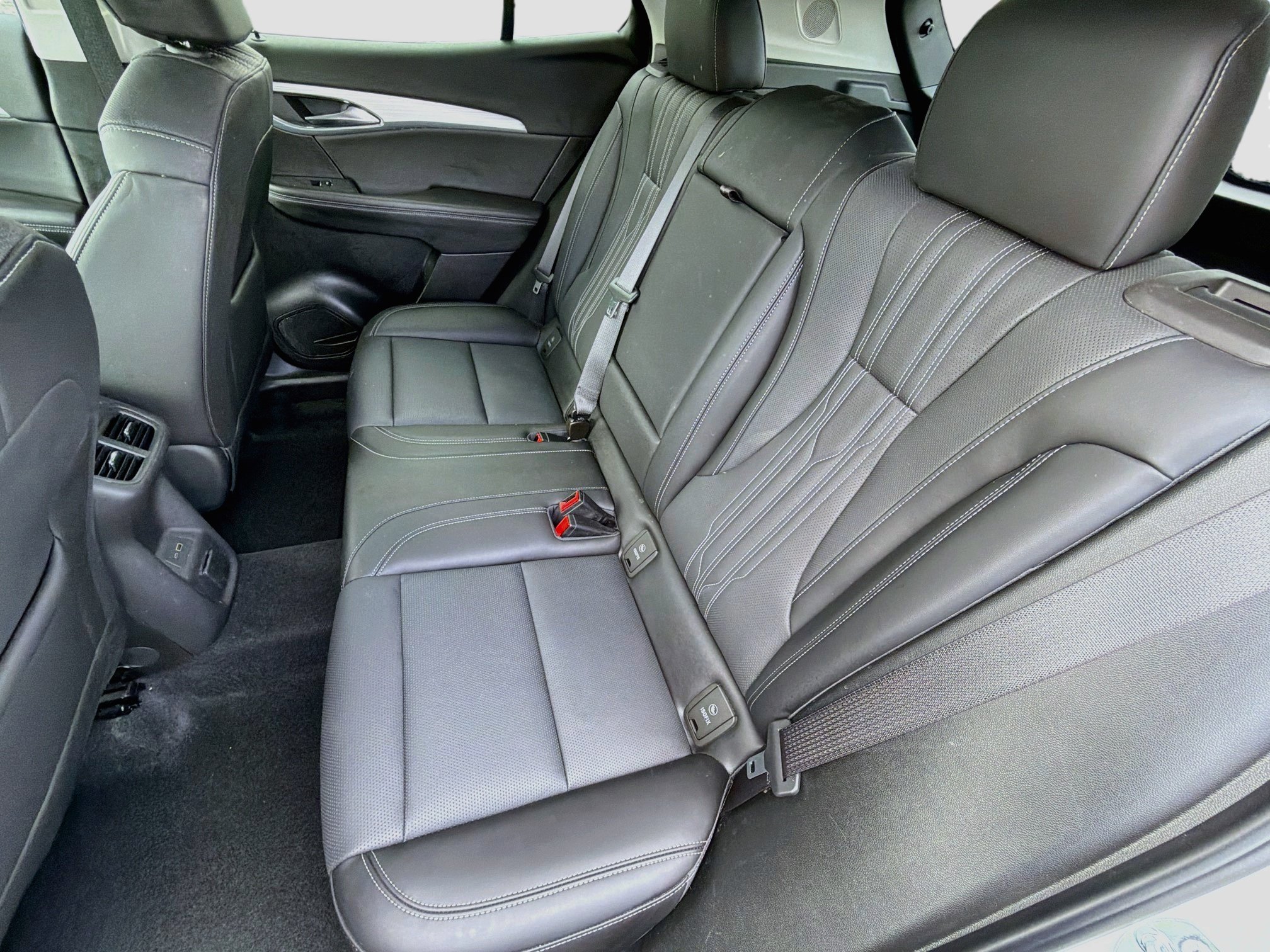 Used 2024 Buick Envision Avenir AWD/4WD image 26