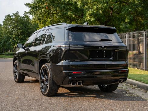 Used 2024 Chevrolet Traverse RS w/ LPO, Floor Liner Package FWD image 8