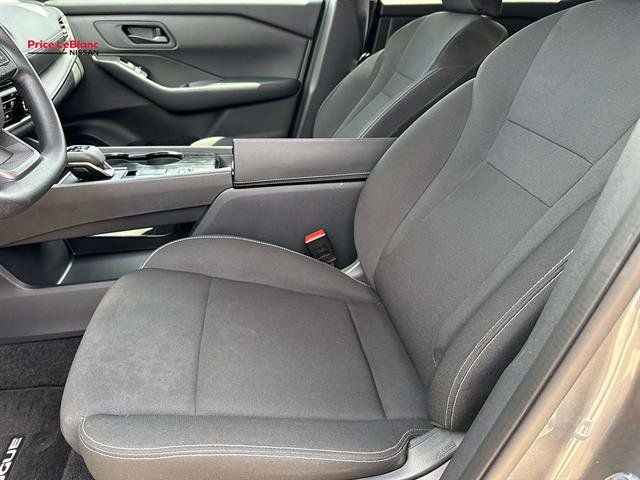 Used 2026 Nissan Rogue S FWD image 16
