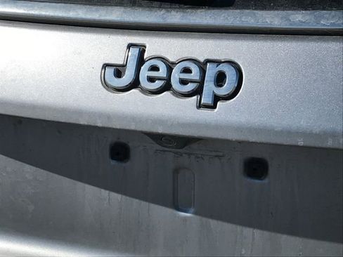 Used 2019 Jeep Compass Limited image 4