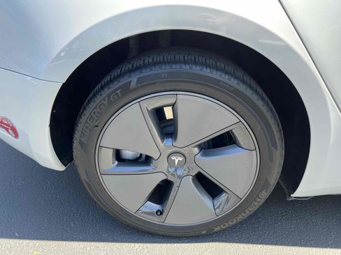 Used 2023 Tesla Model 3 Standard Range image 57