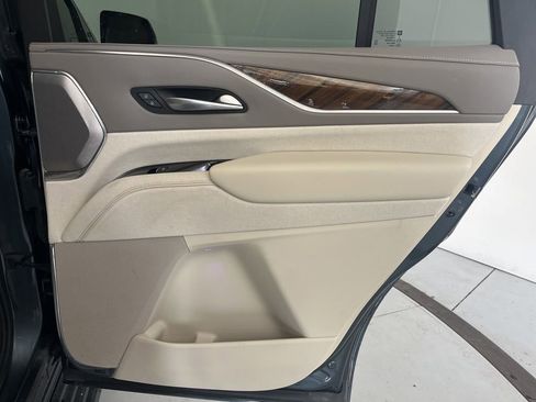 Used 2021 Cadillac Escalade Premium Luxury Platinum AWD/4WD image 30