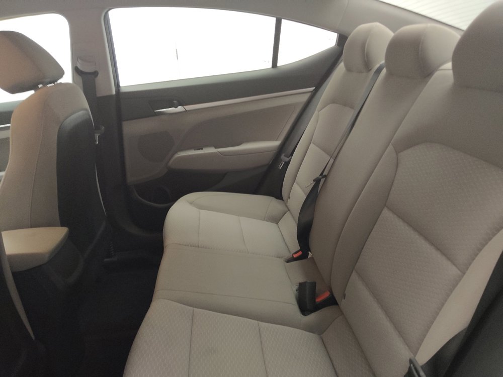 Used 2020 Hyundai Elantra SE FWD image 18
