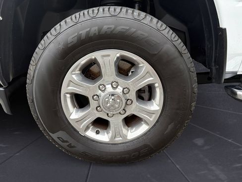Used 2024 RAM 2500 Big Horn AWD/4WD image 14