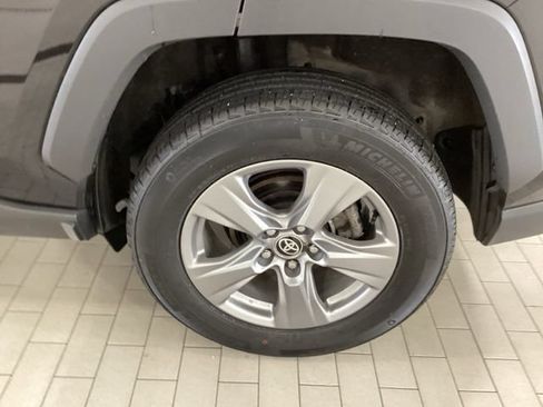Used 2025 Toyota RAV4 XLE AWD/4WD image 21