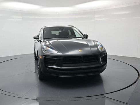 Used 2026 Porsche Macan AWD/4WD image 33