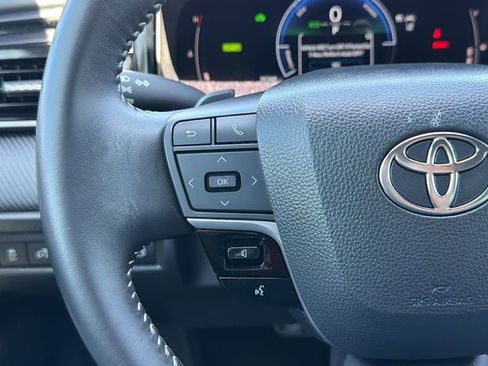 Certified 2025 Toyota Camry SE image 25