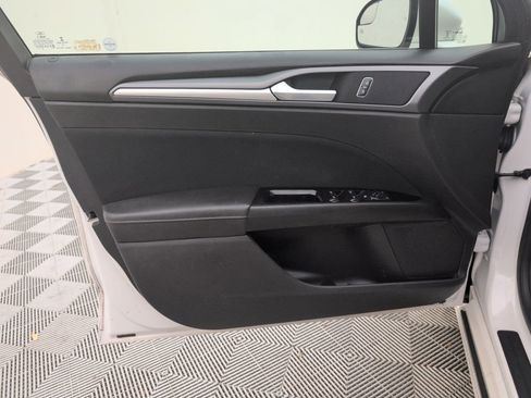 Used 2016 Ford Fusion SE FWD image 30