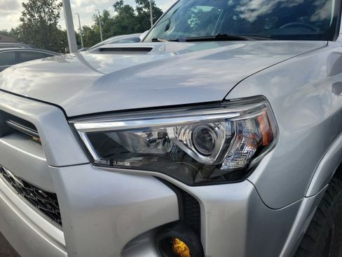 Used 2020 Toyota 4Runner TRD Off-Road Premium w/ Moonroof Package AWD/4WD image 5