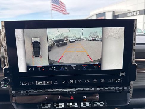 Used 2025 GMC Hummer EV 2X image 22