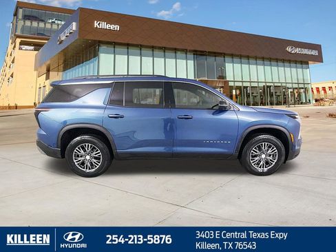 Used 2026 Chevrolet Traverse LT w/ Driver Confidence Package FWD image 9