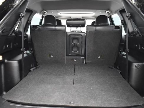Used 2023 Mitsubishi Outlander SE FWD image 16