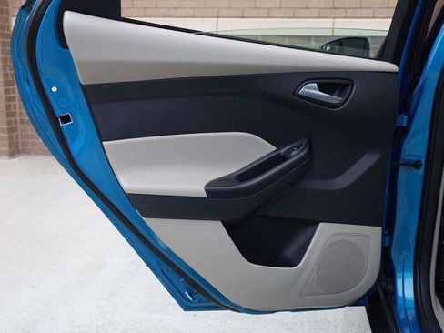 Used 2014 Ford Focus SE FWD image 19