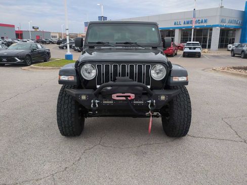 Used 2018 Jeep Wrangler Unlimited Sahara image 3