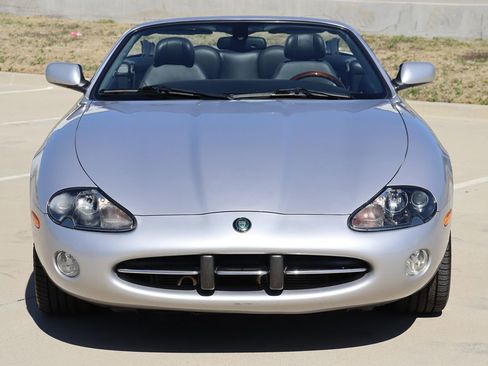 Used 2004 Jaguar XK8 Convertible image 41