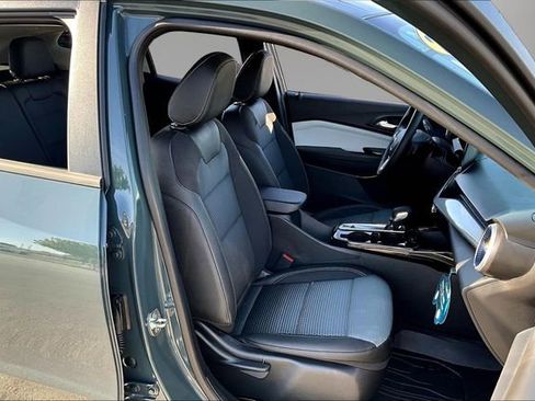 Used 2026 Chevrolet Trax LT w/ Driver Confidence Package FWD image 27